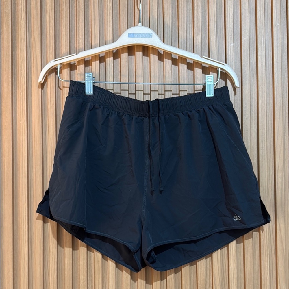 ALO Yoga Black Athletic Shorts Moisture-Wicking